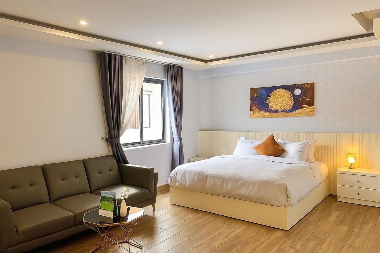Ballantine Hotel